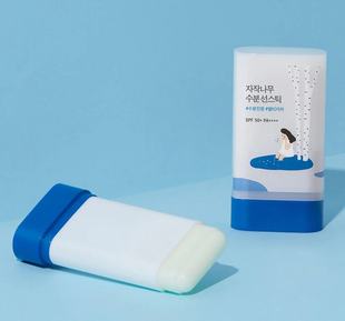 Зволожуючий сонцезахисний стік з березовим соком ROUND LAB Birch Juice Moisturizing Sun Stick, 19г